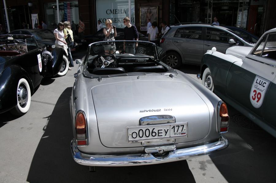  Alfa Romeo 2600 Spider (106) 1962 года  (фото 6 из 39)